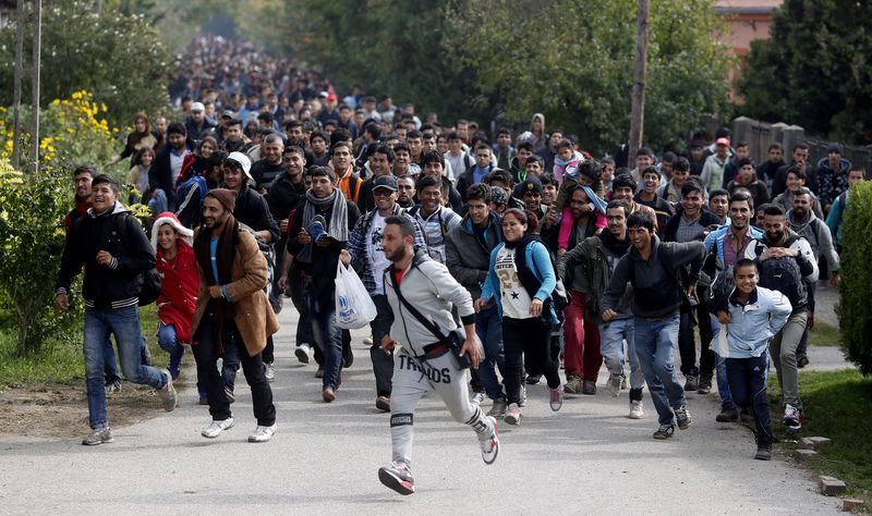 © Reuters. الأمم المتحدة تتوقع وصول 5000 لاجئ يوميا إلى أوروبا هذا الشتاء