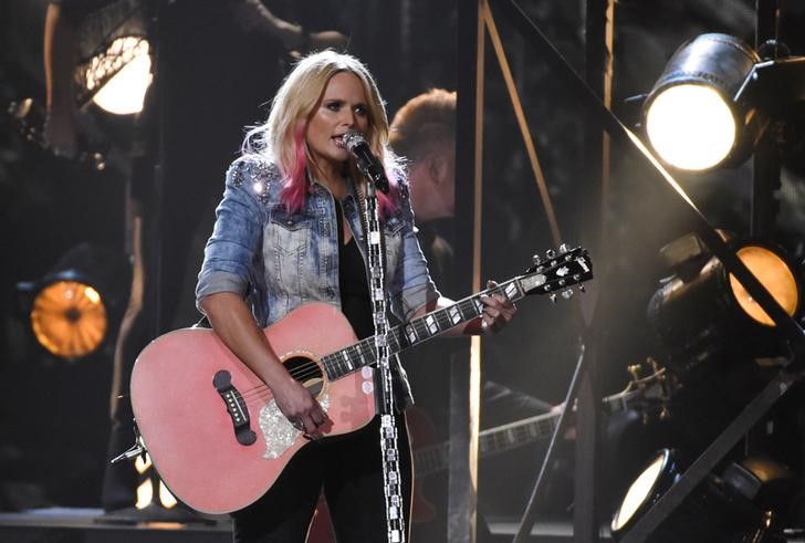 © Reuters. Miranda Lambert durante apresentação na premiação da Associação da Música Country dos Estados Unidos, em Nashville