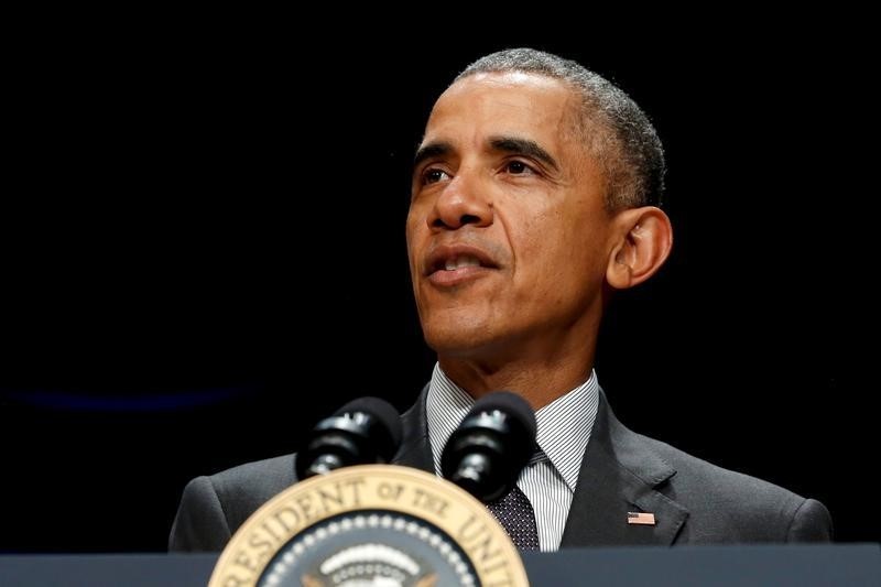© Reuters. اوباما يخطر الكونجرس رسميا انه يعتزم توقيع اتفاقية الشراكة عبر المحيط الهادي