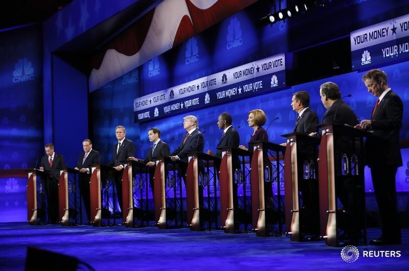 © Reuters. Republican U.S. presidential candidates participate in the 2016 U.S. Republican presidential candidates debate held by CNBC in Boulder