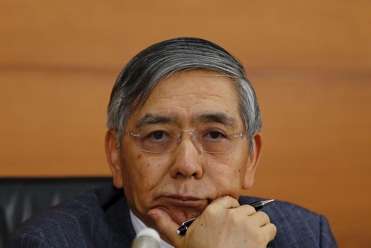 © Reuters. Bank of Japan (BOJ) Governor Haruhiko Kuroda listens to a question during a news conference at the BOJ headquarters in Tokyo