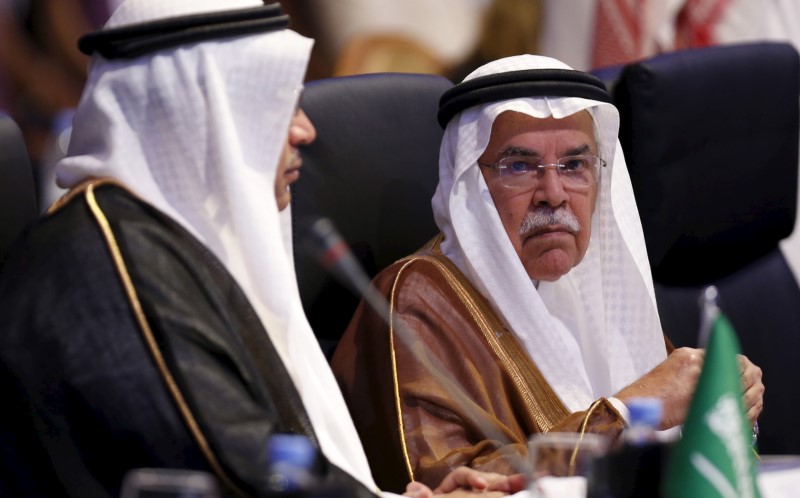 © Reuters. Министр нефти Саудовской Аравии Аль аль-Наими на конференции в Эр-Рияде
