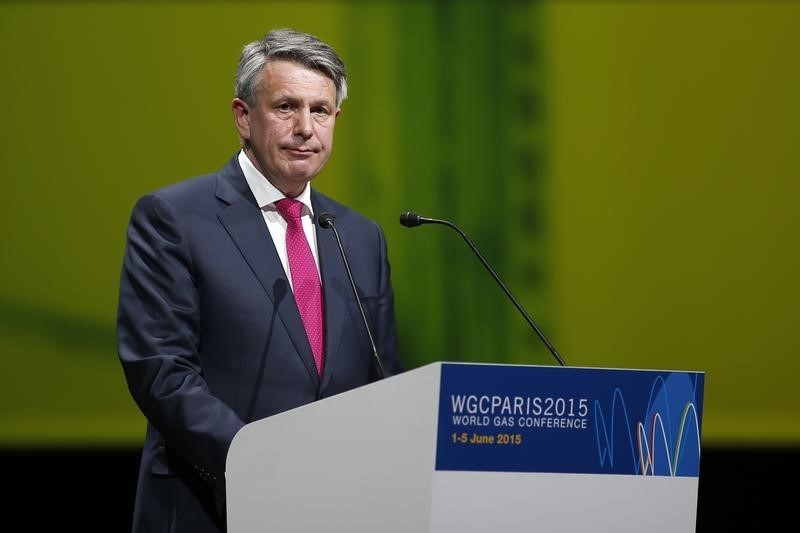 © Reuters. Royal Dutch Shell CEO van Beurden speaks during the 26th World Gas Conference in Paris