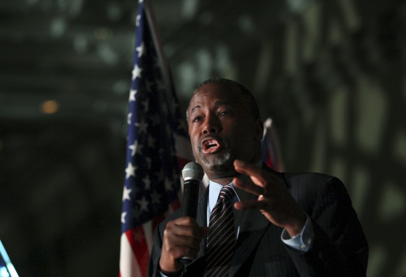 © Reuters. Carson gives a speech at an event in Fajardo