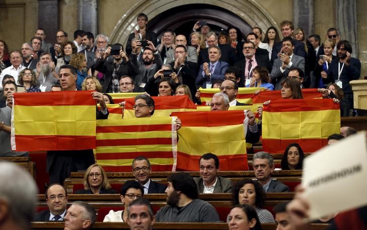© Reuters. El Parlament inicia la andadura hacia una república catalana independiente
