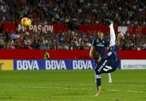 © Reuters. Ramos y Juanfran se quedan fuera de los amistosos de España por lesión