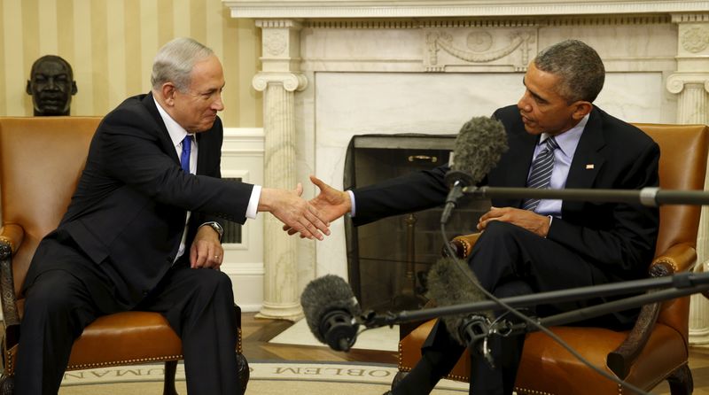 © Reuters. نتنياهو في اجتماع مع أوباما: إسرائيل تريد السلام