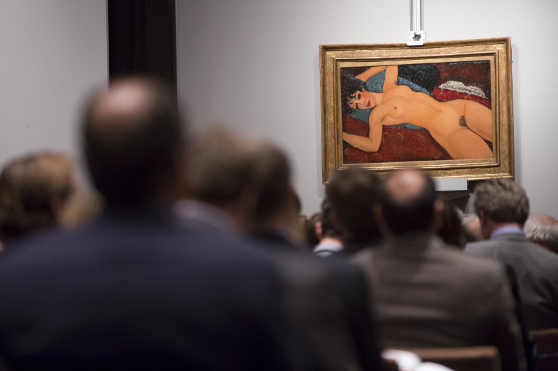 © Reuters. LE "NU COUCHÉ" DE MODIGLIANI ADJUGÉ 170 MILLIONS DE DOLLARS