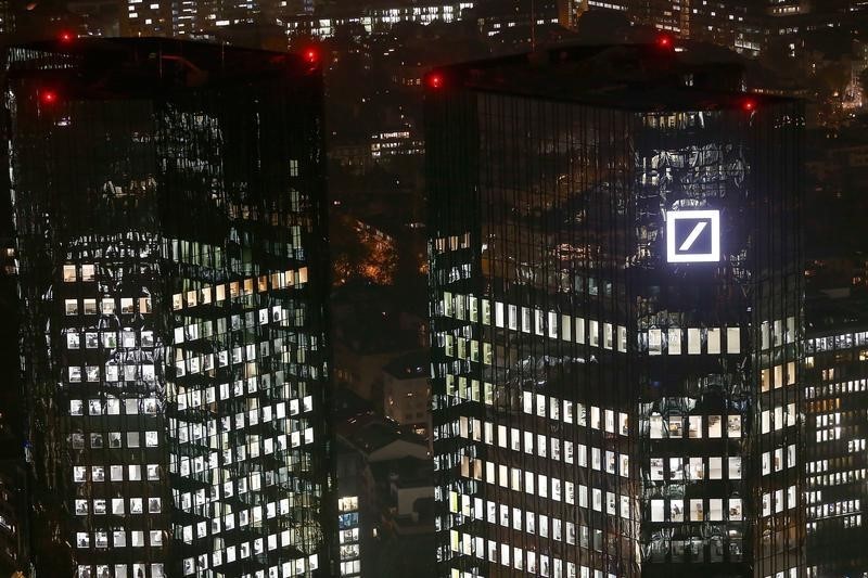 © Reuters. The Deutsche Bank headquarters are seen in Frankfurt