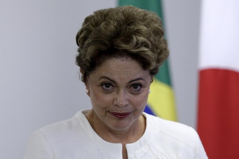 © Reuters. Brazil's President Dilma Rousseff looks on during a meeting with Japan's Prince Akishino at the Planalto Palace in Brasilia