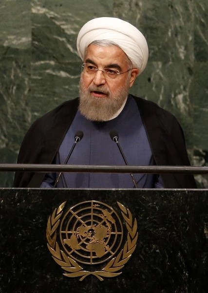 © Reuters. فرنسا تقول إنها ستوقع اتفاقات مع إيران أثناء زيارة روحاني لباريس