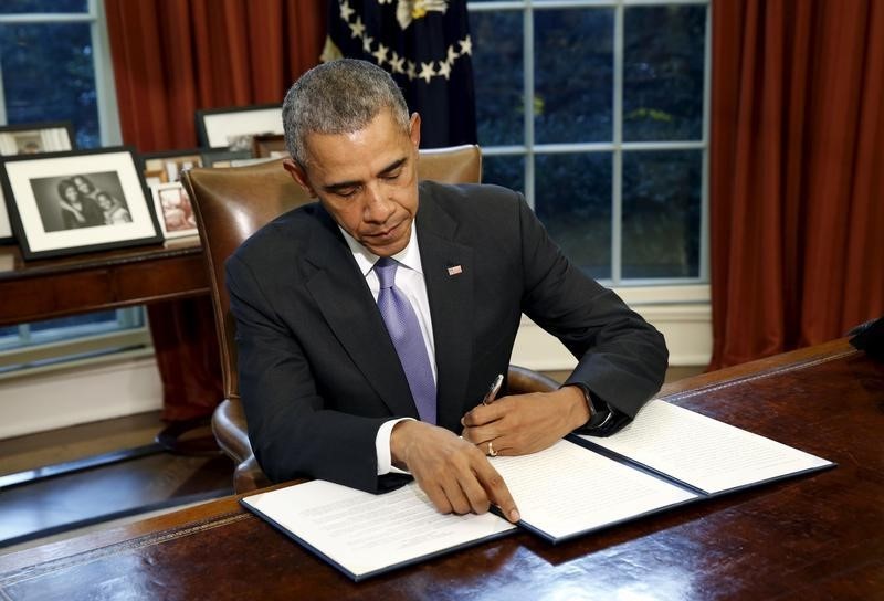 © Reuters. أوباما يستقبل الرئيس الإسرائيلي ريفلين في التاسع من ديسمبر