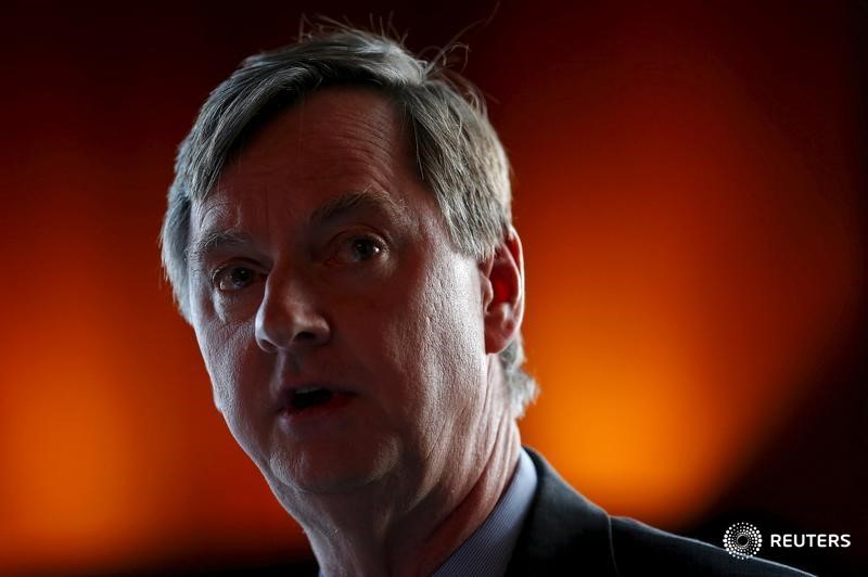 © Reuters. Chicago Federal Reserve President Charles Evans speaks at the Chicago Banking Symposium in Chicago