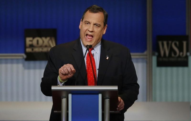 © Reuters. Republican U.S. presidential candidate and New Jersey Governor Chris Christie speaks during a forum for lower polling candidates held by Fox Business Network before the 2016 U.S. Republican presidential candidates debate in Milwaukee