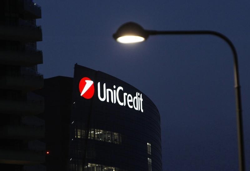 © Reuters. UniCredit Bank headquarters is pictured in Milan