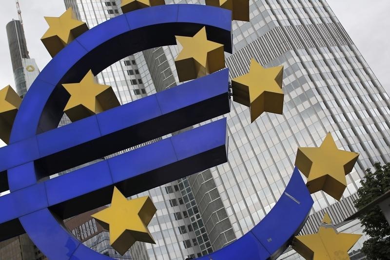 © Reuters. Constancio del BCE no ve impacto directo de subida de tipos de Fed en eurozona