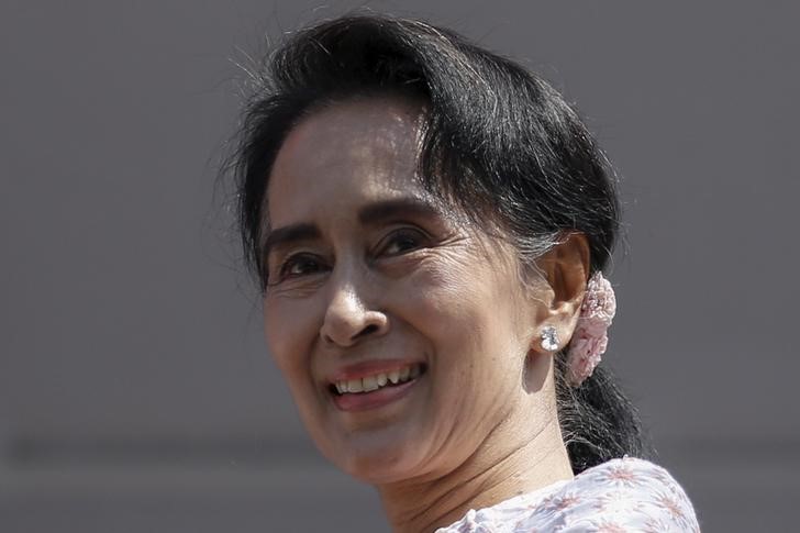 © Reuters. Defensora da democracia Aung San Suu Kyi, de Mianmar, em Yangon