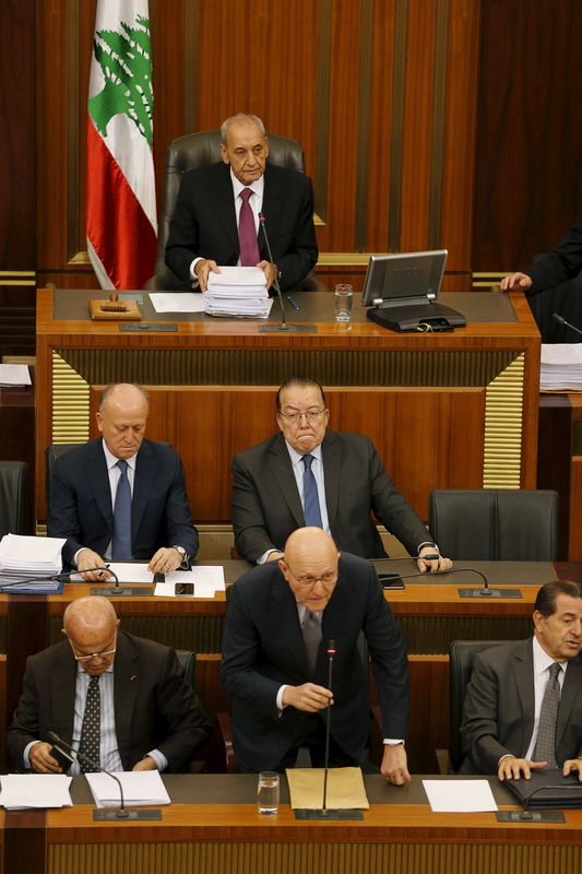© Reuters. البرلمان اللبناني يعقد أولى جلساته منذ أكثر من عام