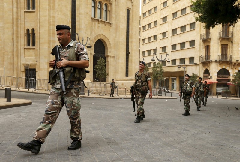 © Reuters. وزير لبناني يأمل تسليح الجيش بمبلغ 1.6 مليار دولار بعد تعثر وصول السلاح الفرنسي