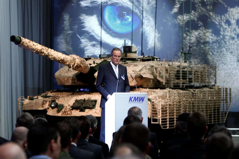 © Reuters. صحيفة: شركة ألمانية ترغب في تصدير دبابات لسلطنة عمان
