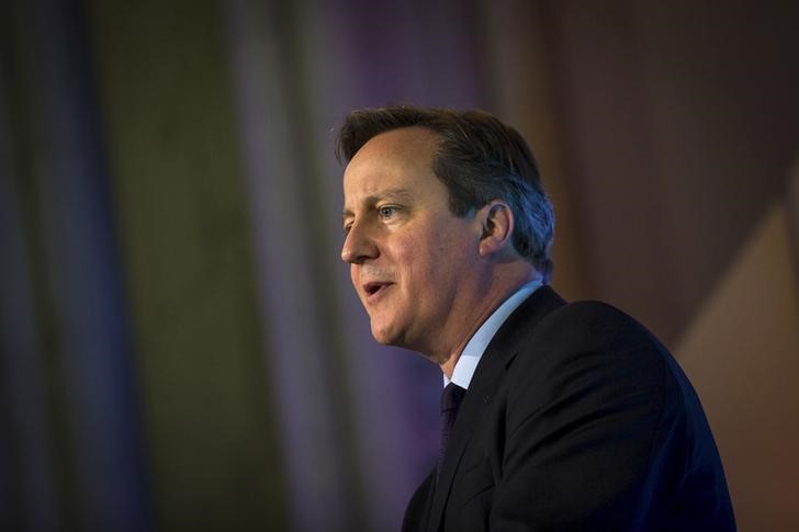 © Reuters. استطلاع: أكثر من نصف البريطانيين يريدون الخروج من الاتحاد الأوروبي