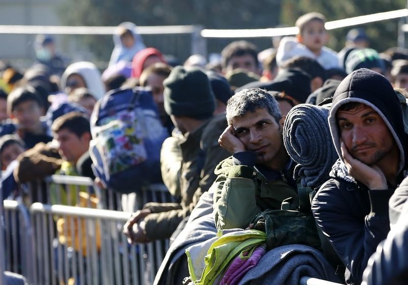 © Reuters. النمسا تبني سياجا حدوديا لمواجهة تدفق اللاجئين