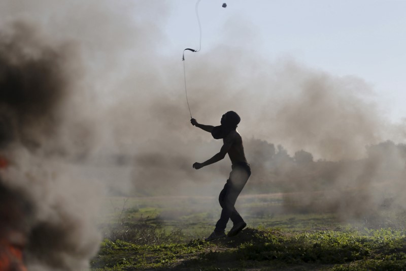 © Reuters. مسعفون: قتيلان إسرائيليان برصاص فلسطيني في الضفة الغربية