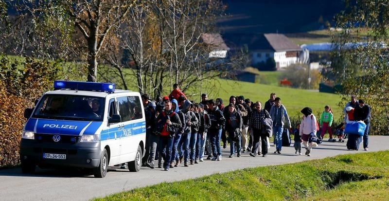 © Reuters. Merkel defiende la decisión de devolver inmigrantes a otros países de la UE