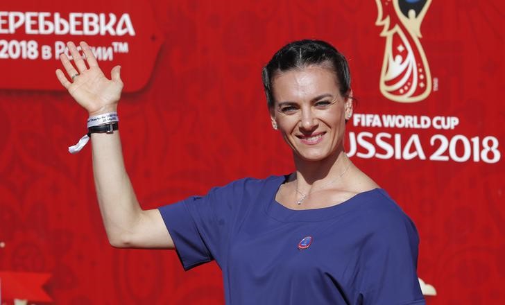 © Reuters. Atleta russa Yelena Isinbayeva durante evento em São Petersburgo