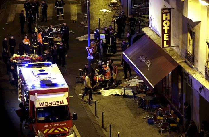 © Reuters. Al menos 40 muertos en atentados en París, según la televisión BMF