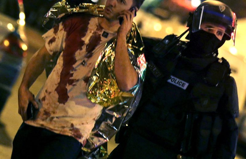 © Reuters. ذعر وذهول بعد ثاني هجوم كبير على باريس في أقل من سنة