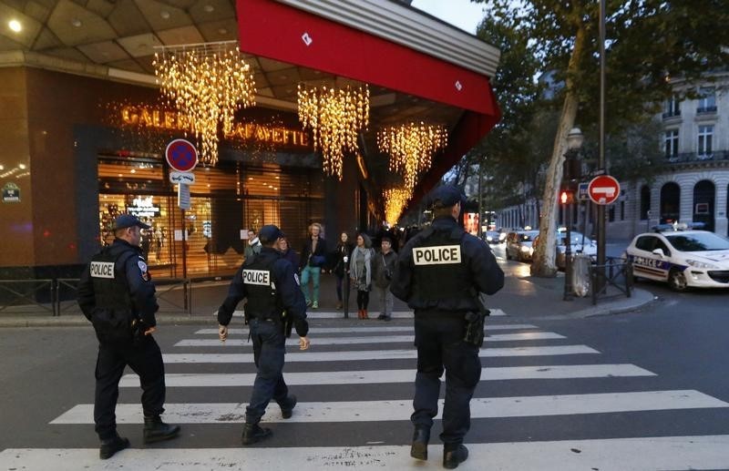 © Reuters. قادة الاتحاد الأوروبي في بيان: سنفعل كل شيء ممكن لجعل فرنسا آمنة