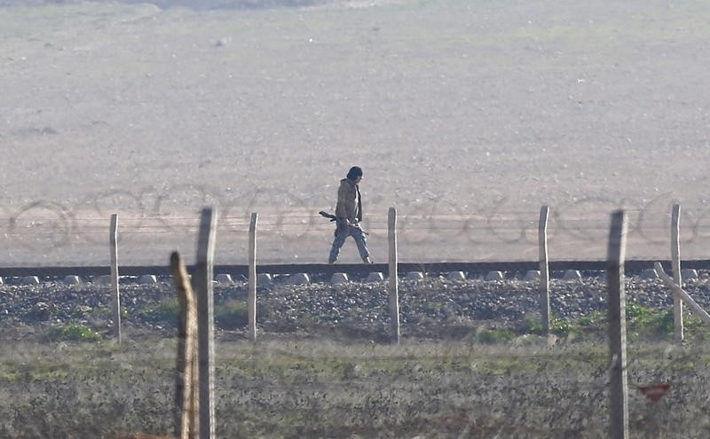 © Reuters. تقرير: جنود أتراك يقتلون أربعة مقاتلين من الدولة الإسلامية