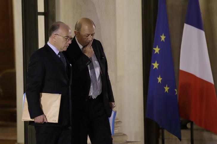 © Reuters. Francia pide celebrar una cumbre europea el viernes