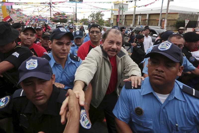 © Reuters. نيكاراجوا تغلق الحدود أمام المهاجرين الكوبيين وتنتقد كوستاريكا