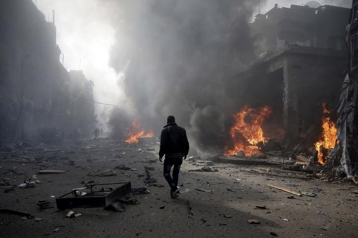 © Reuters. بريطانيا وألمانيا تستضيفان مؤتمرا لمانحي سوريا في 2016
