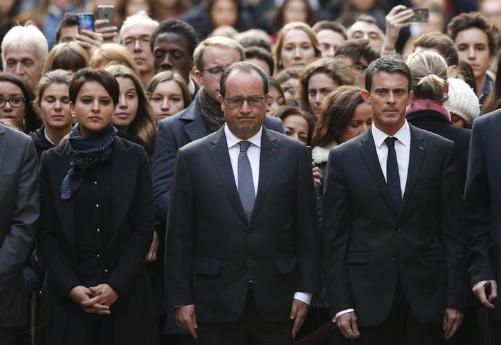 © Reuters. Hollande, presionado para modificar política exterior francesa tras atentados