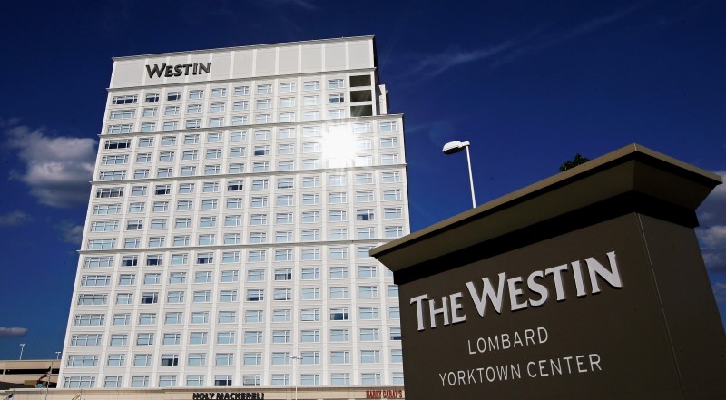 © Reuters. The Westin Lombard Yorktown Center, a hotel of the Starwood chain, is pictured in Lombard
