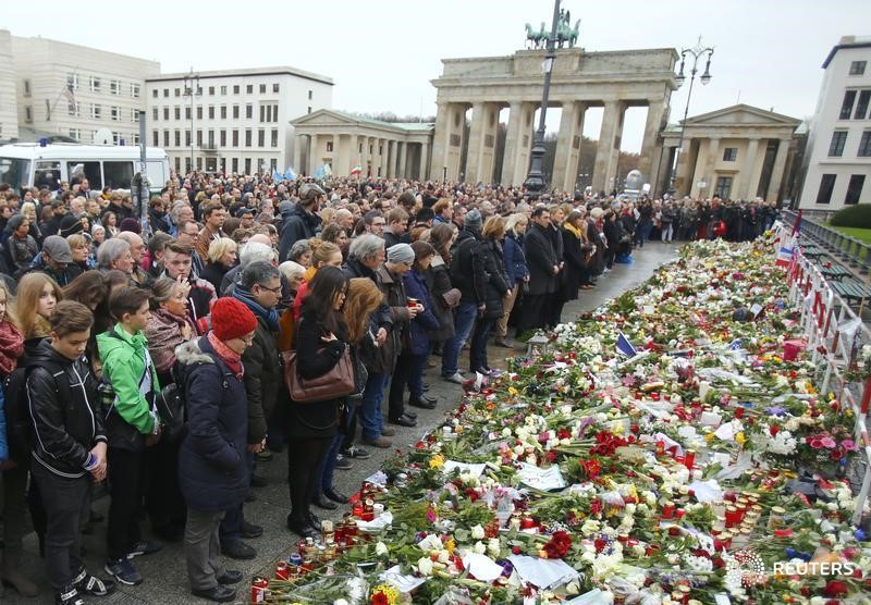 © Reuters. Un argelino detenido en Alemania en conexión con los atentados de París 