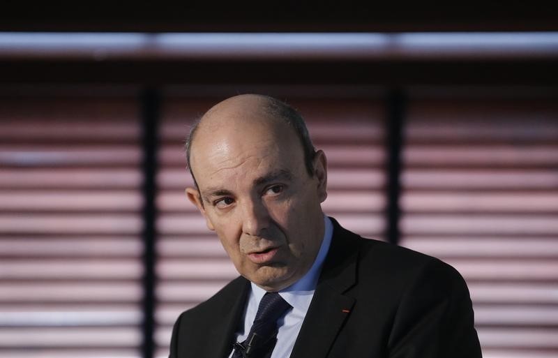 © Reuters. Dassault Aviation Chairman and CEO Trappier attends the company's 2014 annual results presentation in Saint Cloud 
