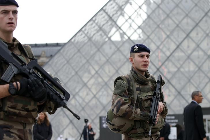 © Reuters. Francia incumplirá el objetivo de déficit por el gasto en seguridad: Valls