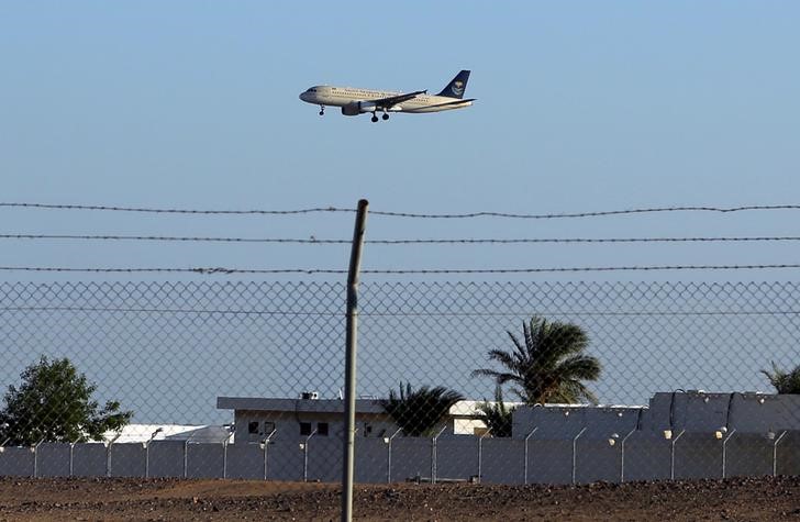 © Reuters. مسؤولان أمنيان: مصر تحتجز اثنين من موظفي مطار شرم الشيخ بشأن سقوط الطائرة الروسية