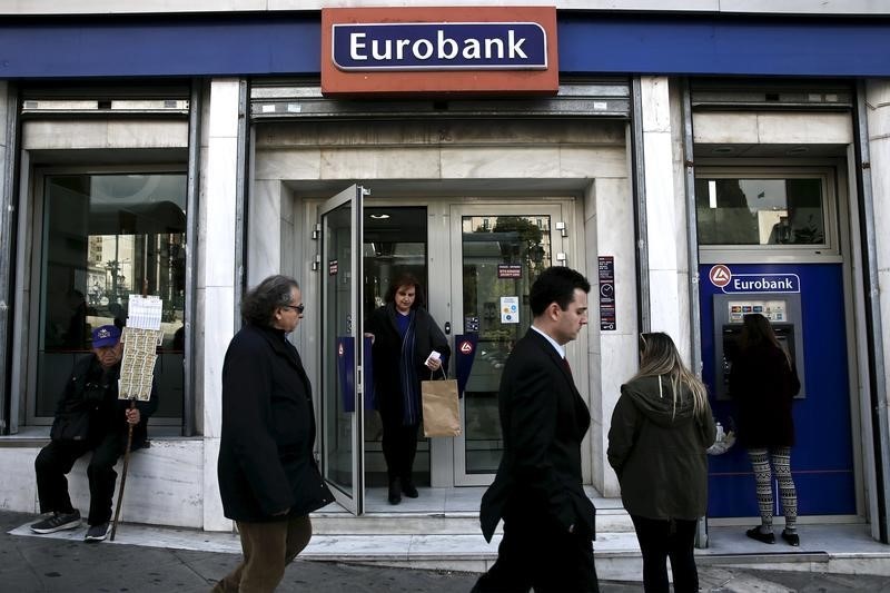 © Reuters. EUROBANK BOUCLE SON AUGMENTATION DE CAPITAL