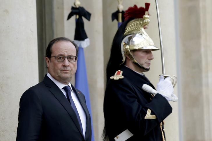 © Reuters. مصدر فرنسي : روحاني للرئيس الفرنسي "نحتاج كل قوتنا" لمحاربة الدولة الاسلامية