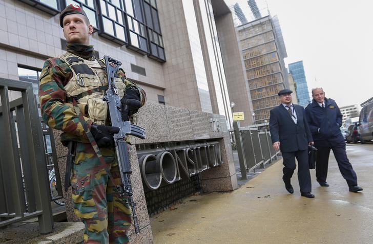 © Reuters. صحيفة: العثور على رصاص ومواد كيماوية في منزلي بلجيكيين في تحقيقات باريس