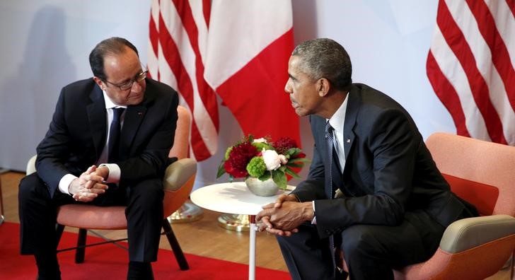 © Reuters. Hollande viajará a Washington y Moscú la próxima semana