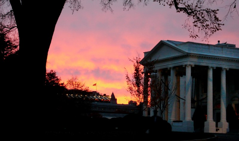 © Reuters. The North Portico of the White House at sunrise in Washington