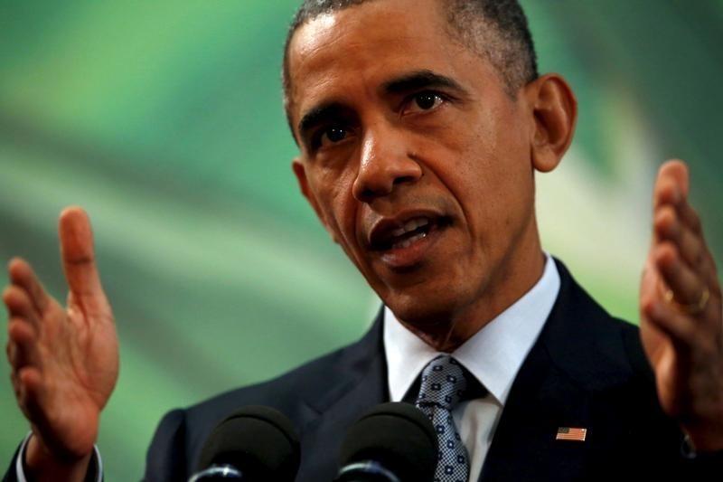© Reuters. أوباما يقول إنه يريد أن تحول روسيا تركيزها إلى الدولة الإسلامية