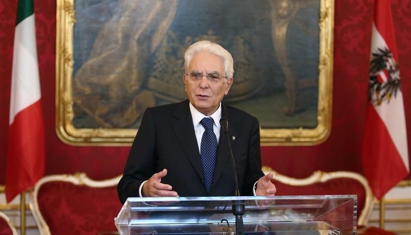 © Reuters. Il presidente della Repubblica Sergio Mattarella in una immagine di archivio