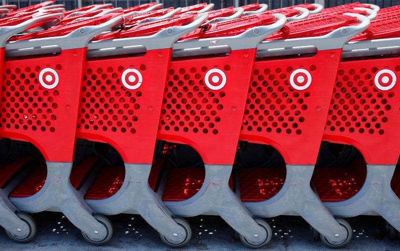 © Reuters. Shopping carts from a Target store are lined up in Encinitas